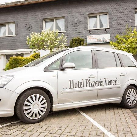 Hotel Pizzeria Venezia Sohren Екстериор снимка